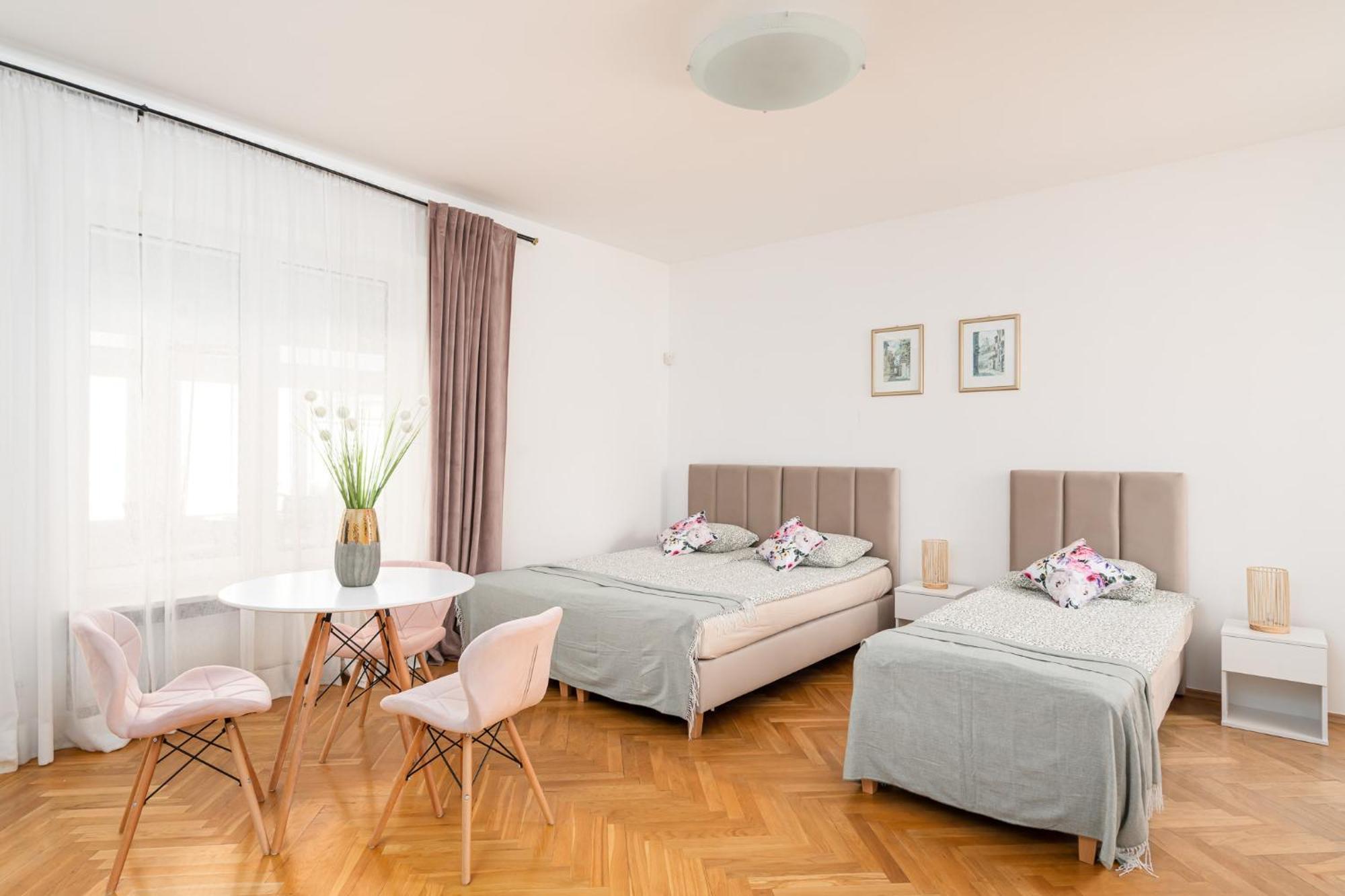 Willa Zacisze - Pokoje Goscinne Breslavia Exterior foto